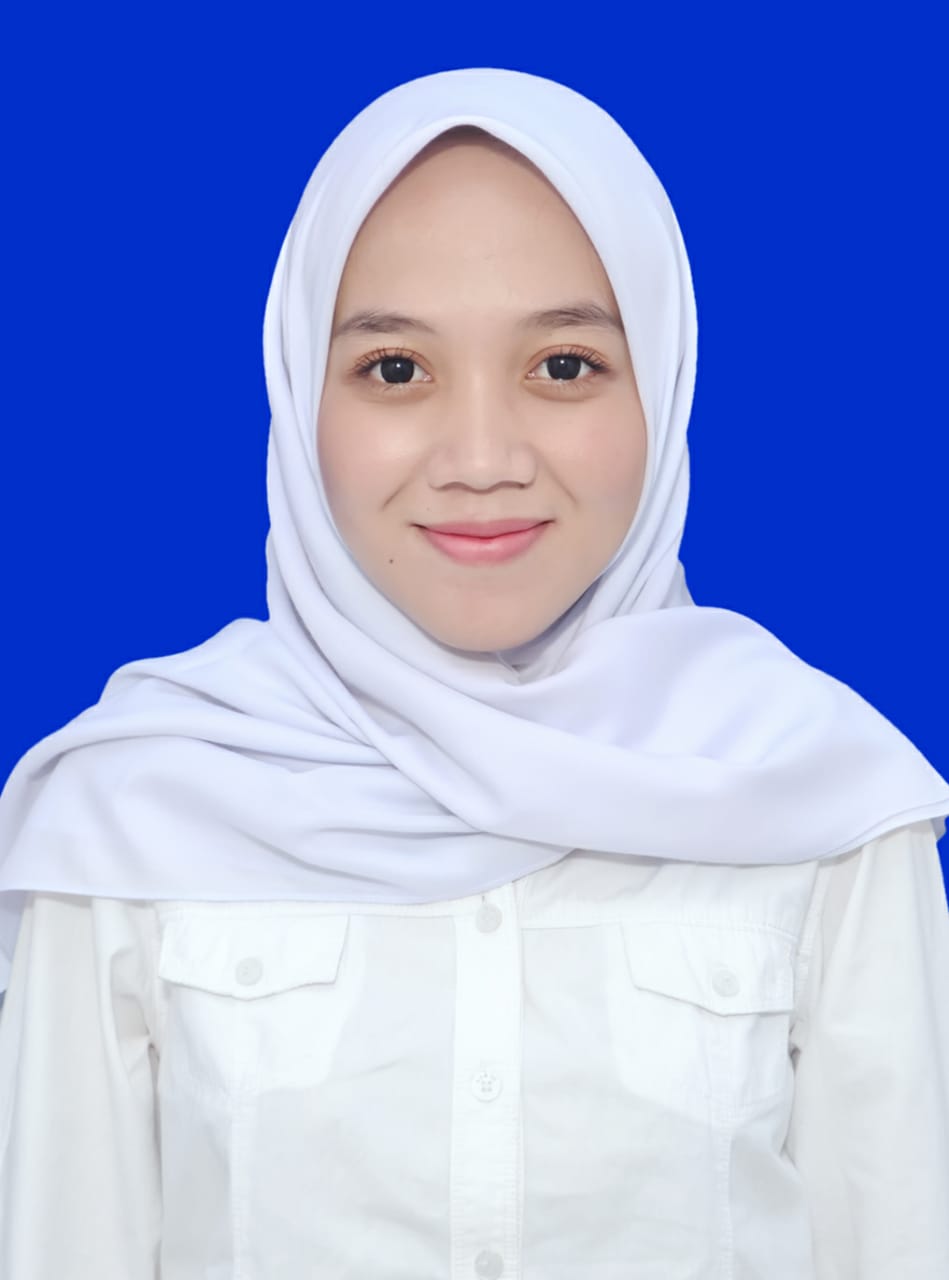 <center>GURU<br>Yona Larasati, S.Pd</center>